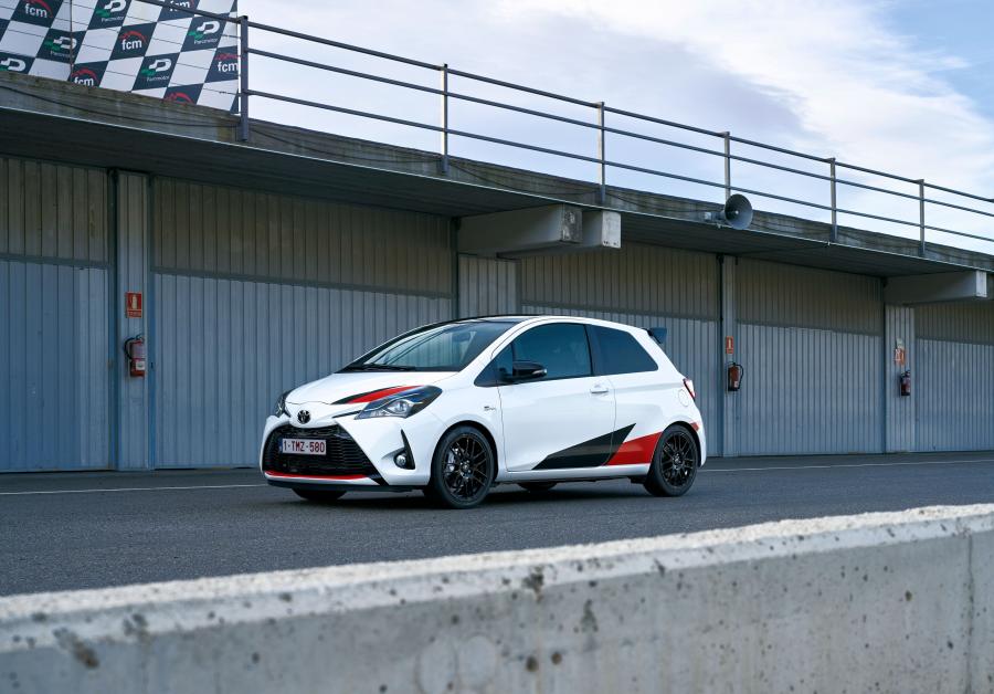  Toyota Yaris GRMN 2017 года  (фото 44 из 51)